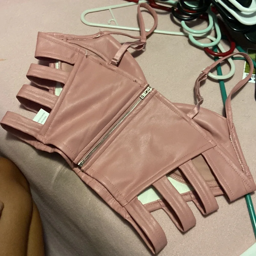 Pink crop top - Picture 2 of 2